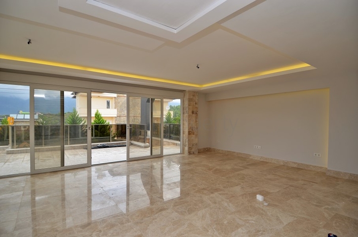 Большая вилла в новом комплексе Каргыджака