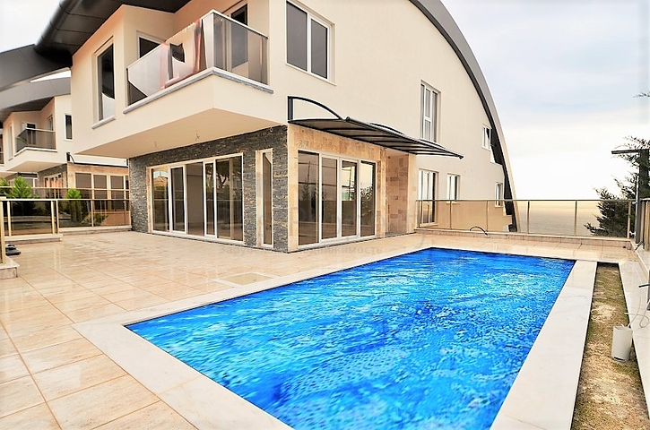 Большая вилла в новом комплексе Каргыджака