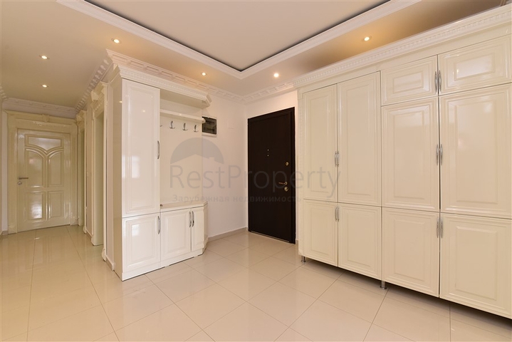 'Квартира планировки 3+1 в центре Алании