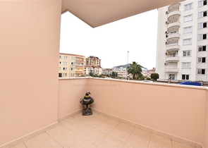 'Квартира планировки 3+1 в центре Алании