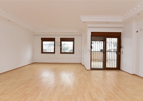 'Квартира планировки 3+1 в центре Алании