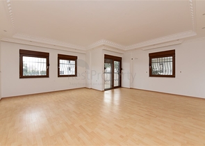 'Квартира планировки 3+1 в центре Алании