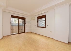 'Квартира планировки 3+1 в центре Алании