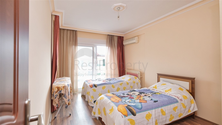 Просторный пентхаус 5+1 с мебелью в пешей доступности к морю