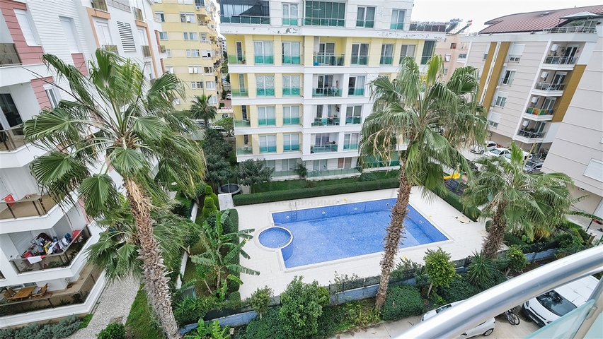 Просторный пентхаус 5+1 с мебелью в пешей доступности к морю