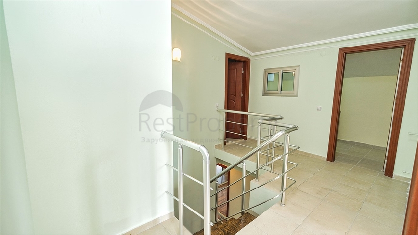 Просторный пентхаус 5+1 с мебелью в пешей доступности к морю