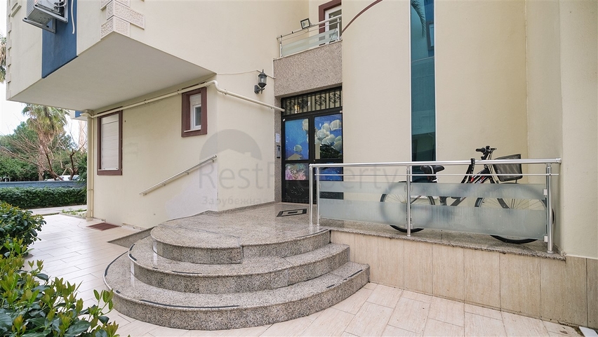 Просторный пентхаус 5+1 с мебелью в пешей доступности к морю