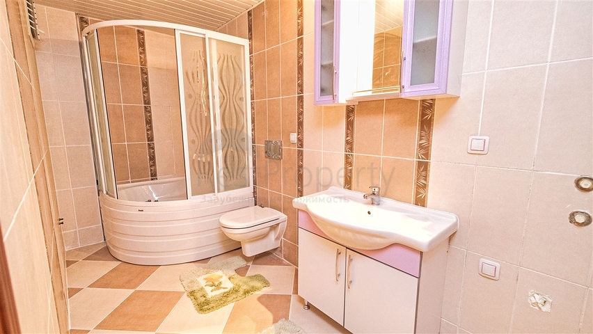 Просторный пентхаус 5+1 с мебелью в пешей доступности к морю