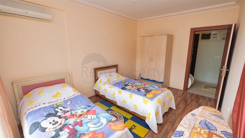 Просторный пентхаус 5+1 с мебелью в пешей доступности к морю