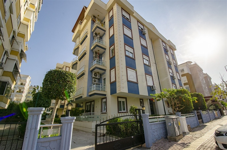 Просторный пентхаус 5+1 с мебелью в пешей доступности к морю