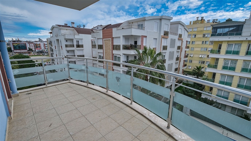 Просторный пентхаус 5+1 с мебелью в пешей доступности к морю