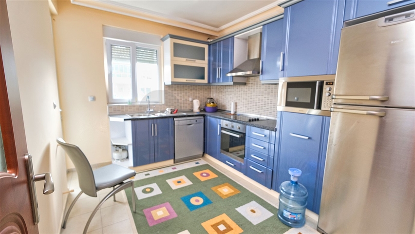 Просторный пентхаус 5+1 с мебелью в пешей доступности к морю