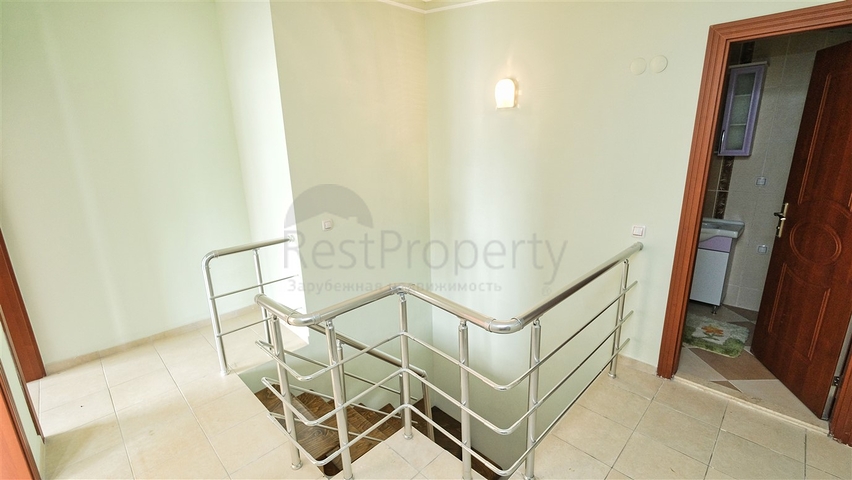 Просторный пентхаус 5+1 с мебелью в пешей доступности к морю