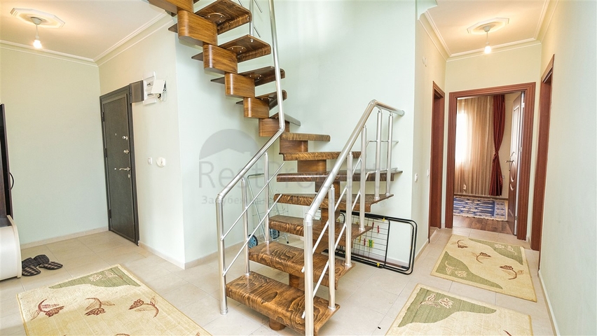 Просторный пентхаус 5+1 с мебелью в пешей доступности к морю