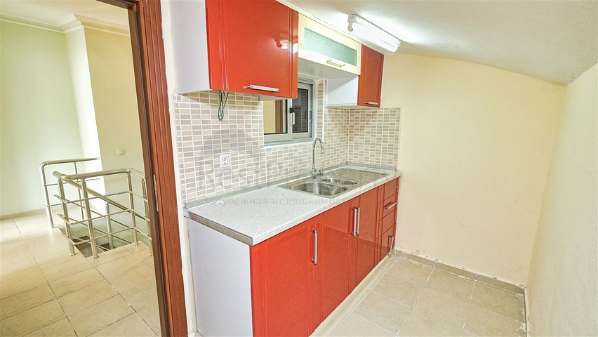 Просторный пентхаус 5+1 с мебелью в пешей доступности к морю