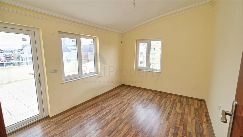 Просторный пентхаус 5+1 с мебелью в пешей доступности к морю