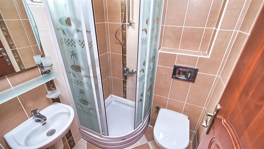 Просторный пентхаус 5+1 с мебелью в пешей доступности к морю