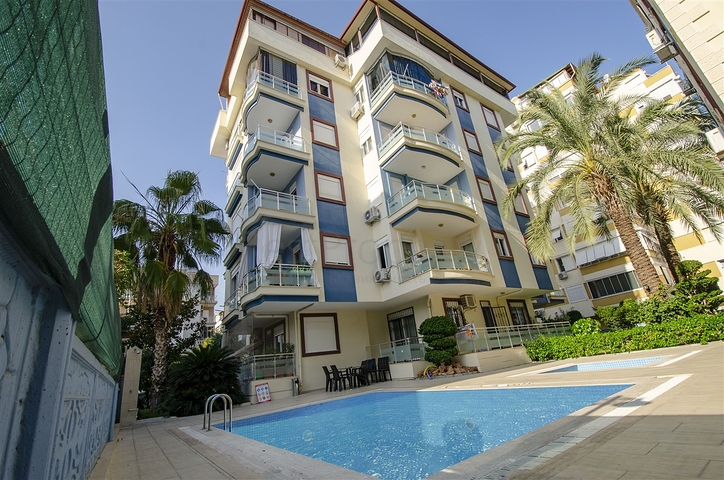 Просторный пентхаус 5+1 с мебелью в пешей доступности к морю