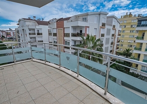 Просторный пентхаус 5+1 с мебелью в пешей доступности к морю