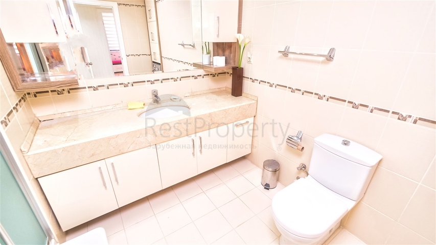 Просторная квартира 3+1 в Алтынкуме Анталья