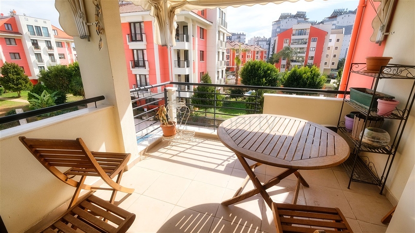 Просторная квартира 3+1 в Алтынкуме Анталья