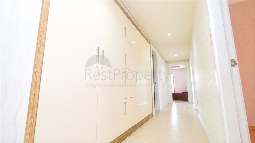 Просторная квартира 3+1 в Алтынкуме Анталья