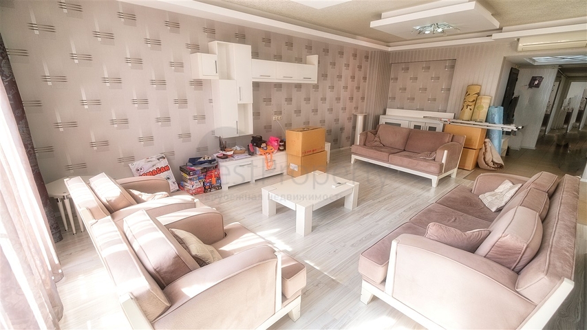 Просторная квартира 3+1 в Алтынкуме Анталья