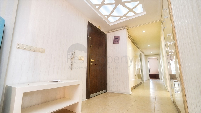 Просторная квартира 3+1 в Алтынкуме Анталья