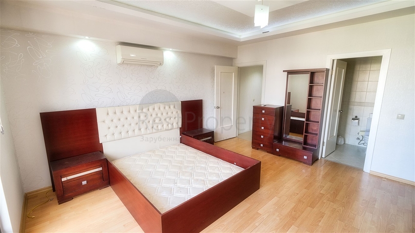 Просторная квартира 3+1 в Алтынкуме Анталья