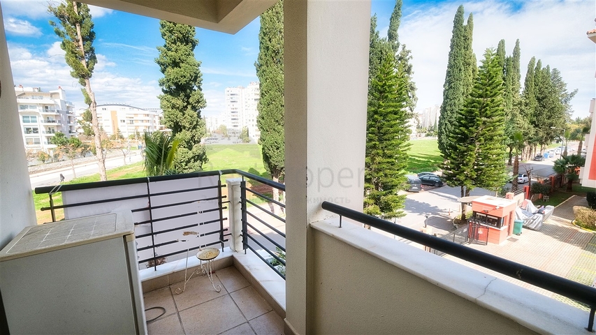 Просторная квартира 3+1 в Алтынкуме Анталья