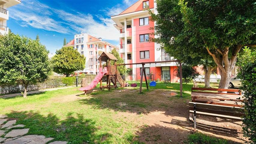 Просторная квартира 3+1 в Алтынкуме Анталья