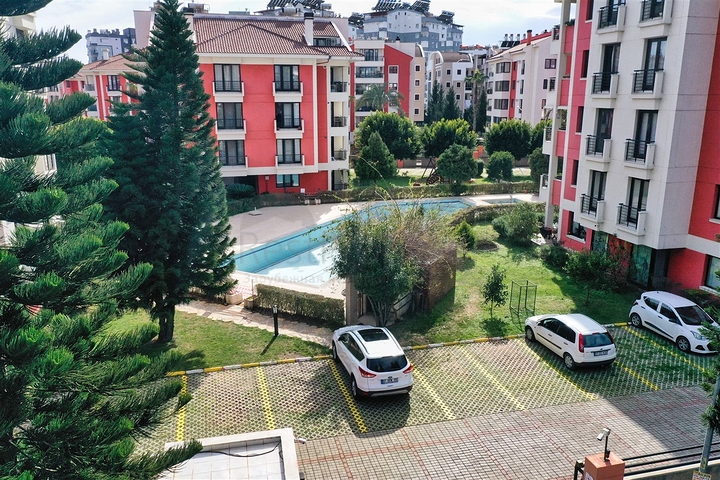 Просторная квартира 3+1 в Алтынкуме Анталья