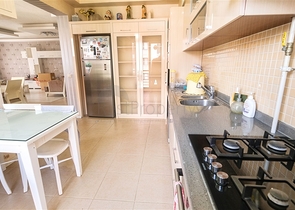 Просторная квартира 3+1 в Алтынкуме Анталья