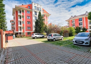 Просторная квартира 3+1 в Алтынкуме Анталья