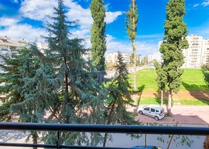 Просторная квартира 3+1 в Алтынкуме Анталья