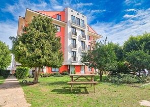 Просторная квартира 3+1 в Алтынкуме Анталья