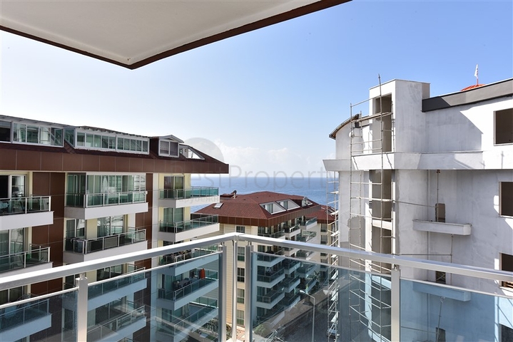 Меблированный пентхаус планировки 4+1