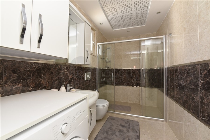 Меблированный пентхаус планировки 4+1