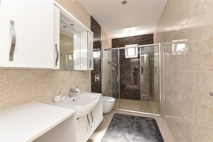 Меблированный пентхаус планировки 4+1