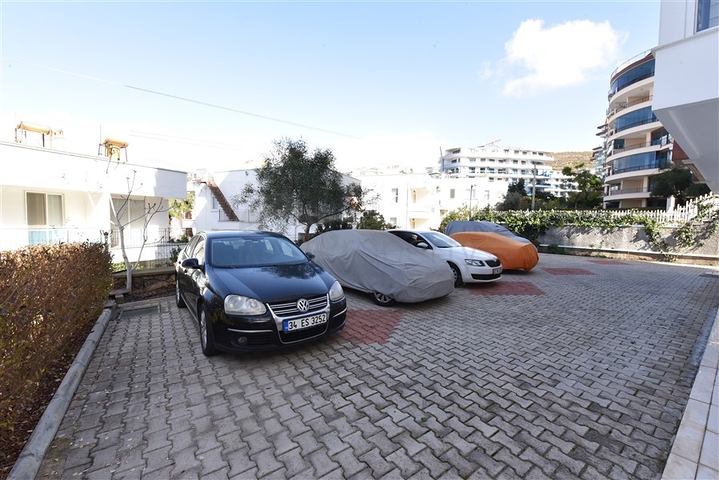 Меблированный пентхаус планировки 4+1