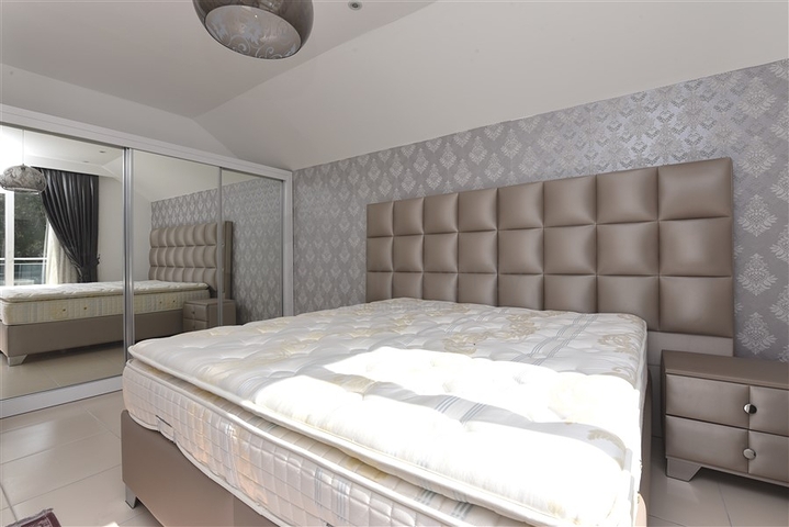 Меблированный пентхаус планировки 4+1