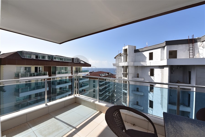 Меблированный пентхаус планировки 4+1