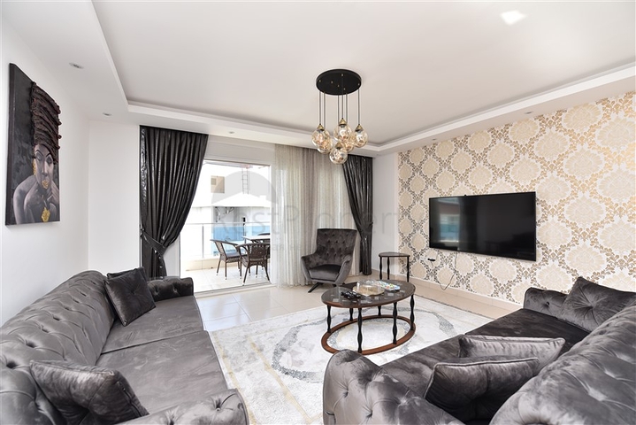 Меблированный пентхаус планировки 4+1