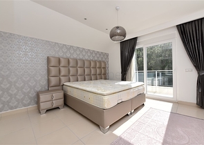 Меблированный пентхаус планировки 4+1