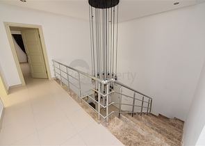 Меблированный пентхаус планировки 4+1