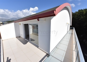 Меблированный пентхаус планировки 4+1