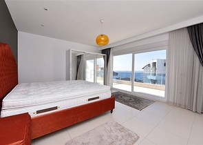 Меблированный пентхаус планировки 4+1