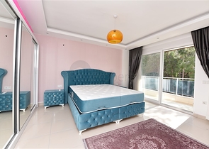 Меблированный пентхаус планировки 4+1