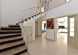 Меблированный пентхаус планировки 4+1