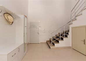 Меблированный пентхаус планировки 4+1